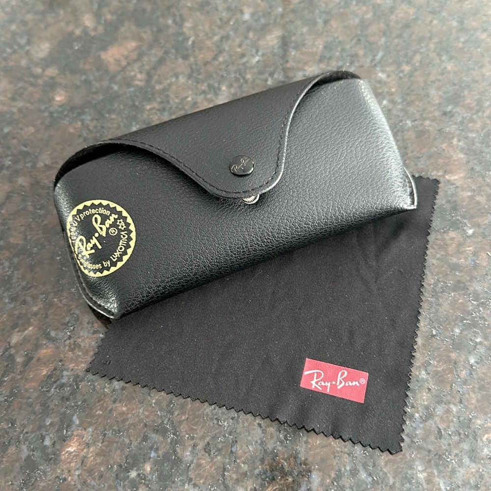 Ray-Ban Case & Cloth